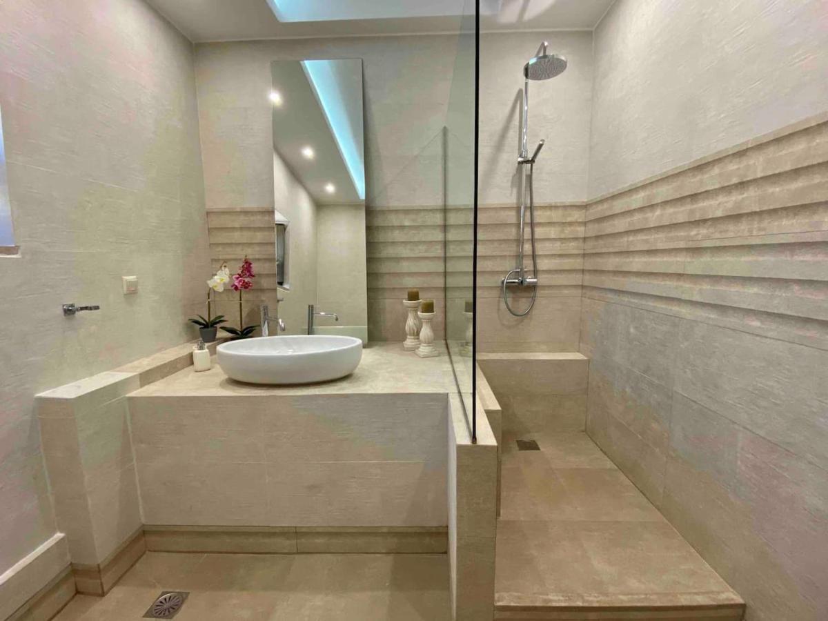 Magnificent, Authentic Private Villa And The Guest House カルダミリ エクステリア 写真