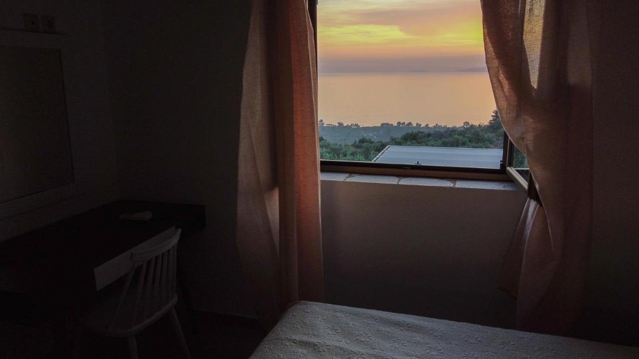 Magnificent, Authentic Private Villa And The Guest House カルダミリ エクステリア 写真