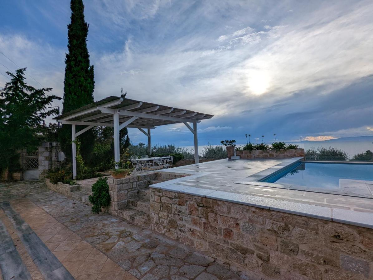 Magnificent, Authentic Private Villa And The Guest House カルダミリ エクステリア 写真