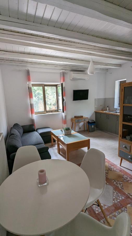 Magnificent, Authentic Private Villa And The Guest House カルダミリ エクステリア 写真