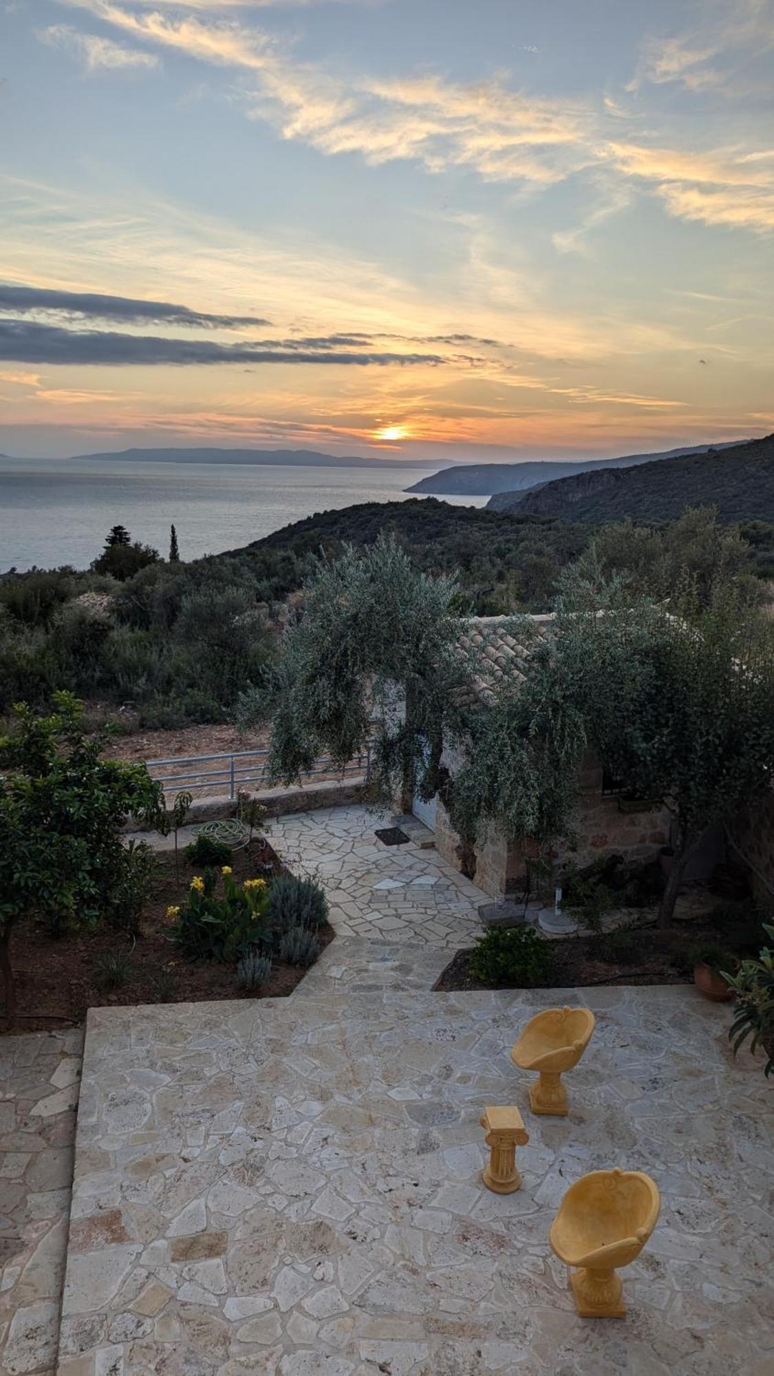 Magnificent, Authentic Private Villa And The Guest House カルダミリ エクステリア 写真